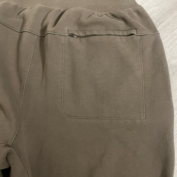 Lululemon French Terry Cloth Relaxed Fit Joggers - Picture 4 of 10